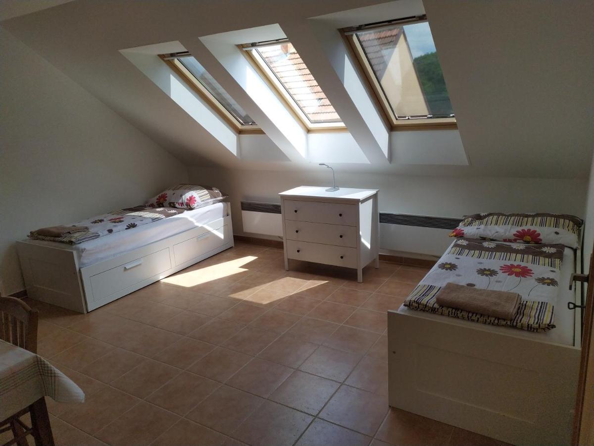 Apartment Koprivovi Němčičky Buitenkant foto