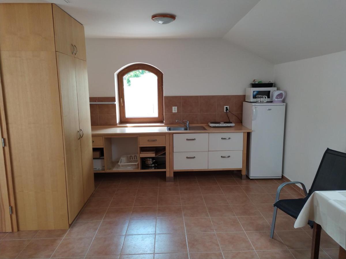 Apartment Koprivovi Němčičky Buitenkant foto